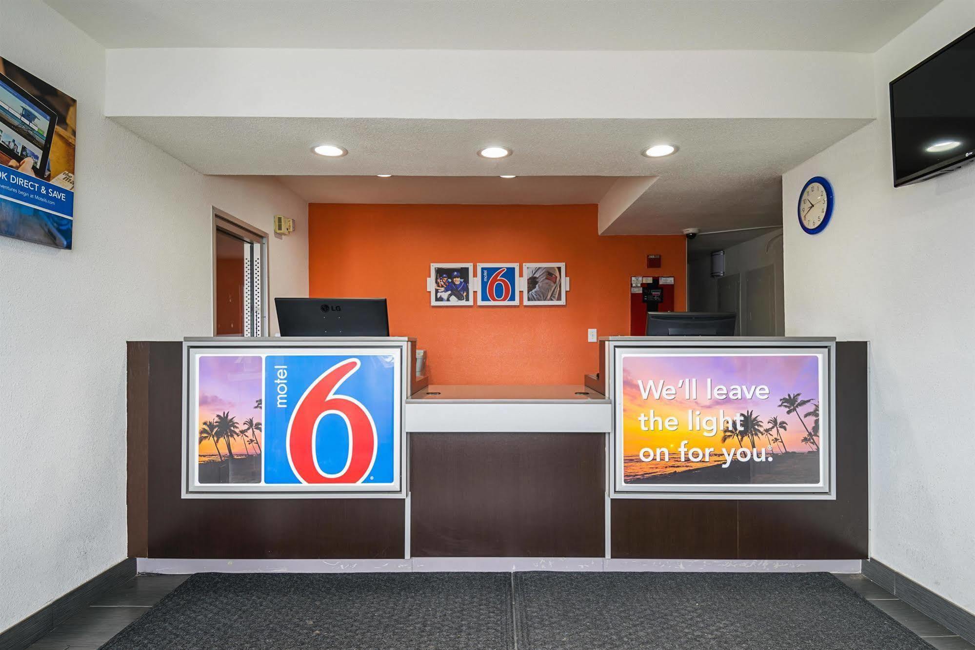 Motel 6 Lost Hills / Buttonwillow Racetrack Zewnętrze zdjęcie